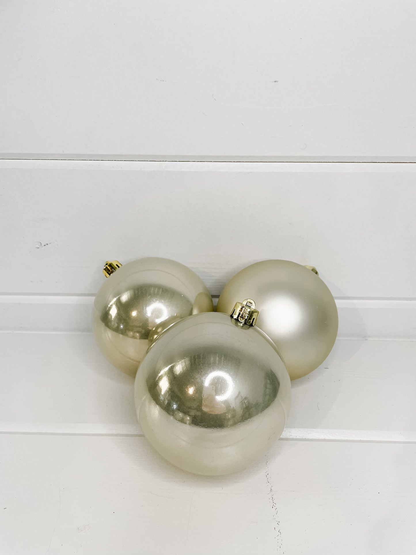 Pearl Gold Bulb Ornament