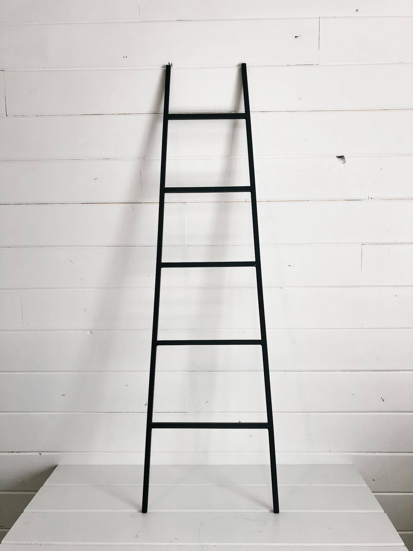 Black Blanket Ladder