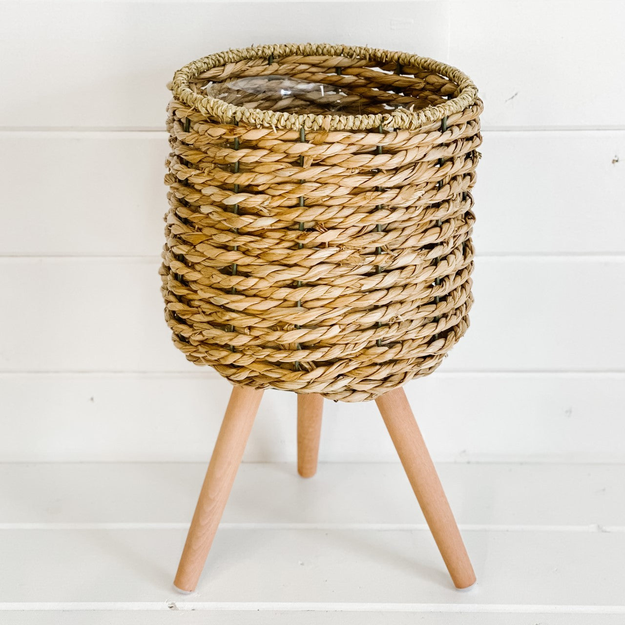 Seagrass Planter with Legs
